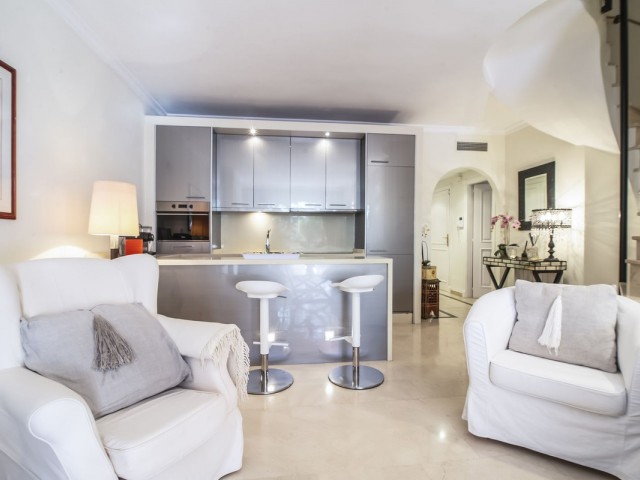 3 Bedrooms Apartment in Nueva Andalucía