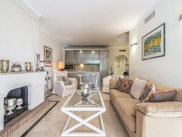 3 Bedrooms Apartment in Nueva Andalucía