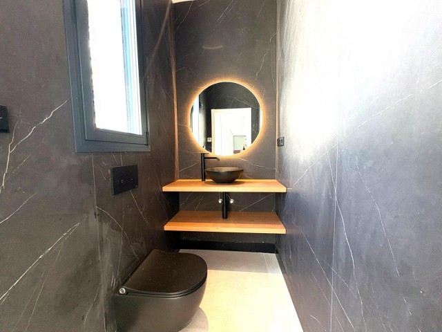 6 Soveroms Villa i Estepona