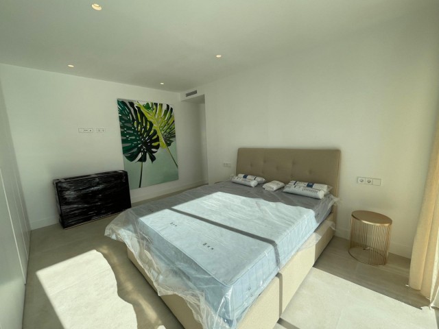 6 Soveroms Villa i Estepona