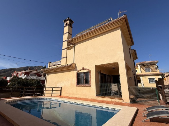 4 Makuuhuoneen Huvila Torremolinos