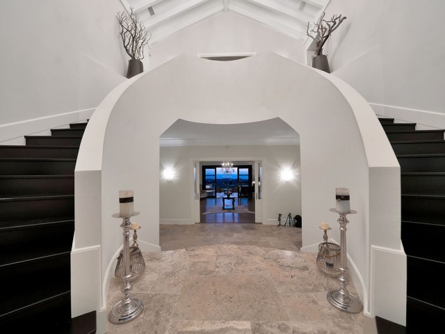 5 Bedrooms Villa in Benahavís