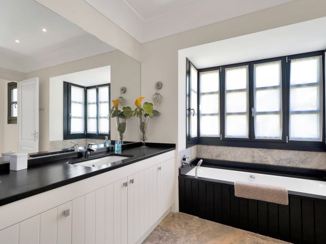 5 Sovrums Villa i Benahavís