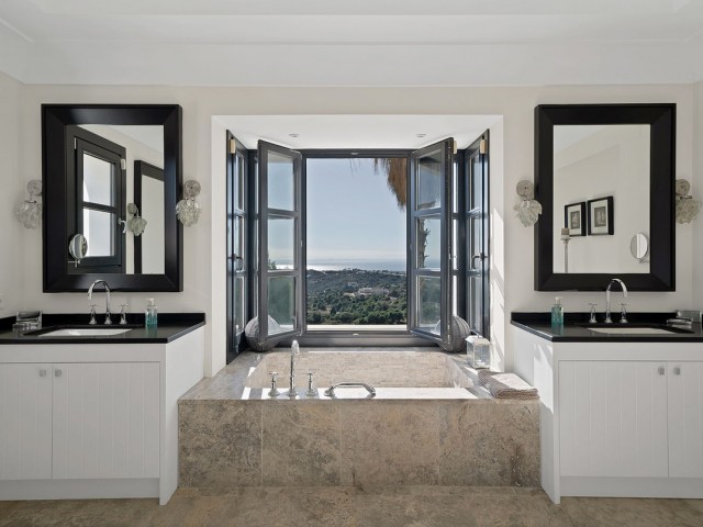 5 Sovrums Villa i Benahavís