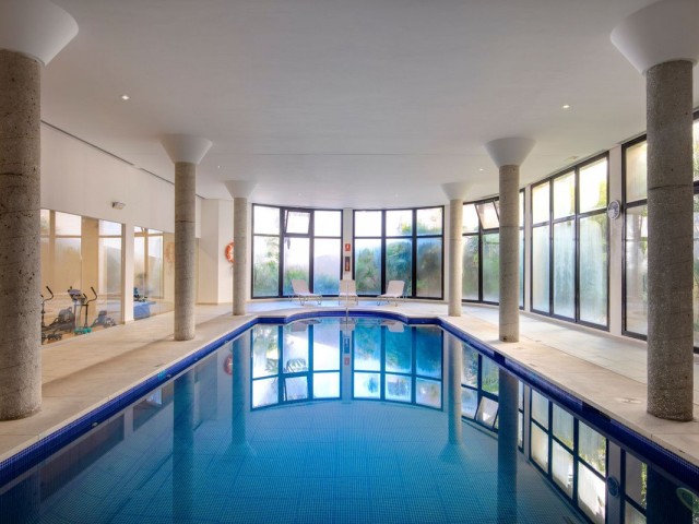 Adosado con 4 Dormitorios  en Benahavís