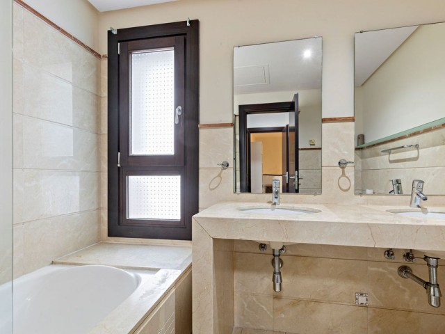 4 Schlafzimmer Reihenhaus in Benahavís