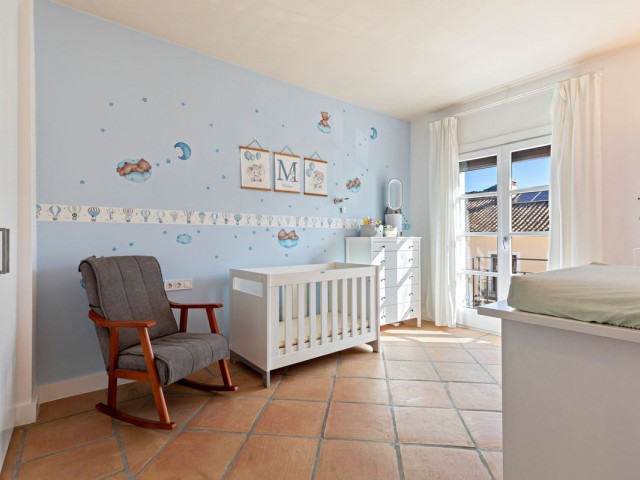 4 Schlafzimmer Reihenhaus in Benahavís