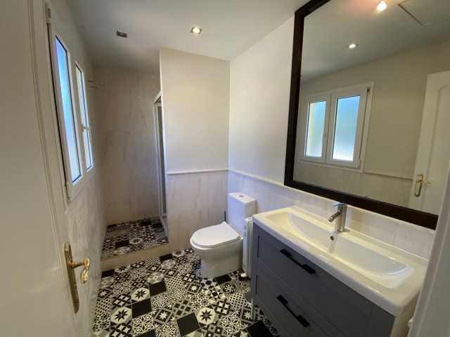 3 Slaapkamer Rijtjeshuis in Guadalmina Baja