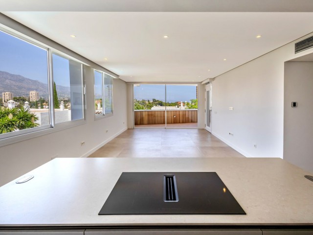 2 Bedrooms Apartment in Nueva Andalucía