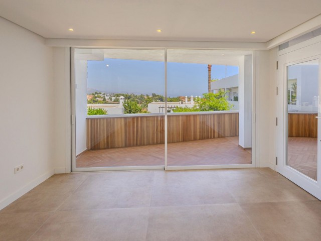 2 Bedrooms Apartment in Nueva Andalucía