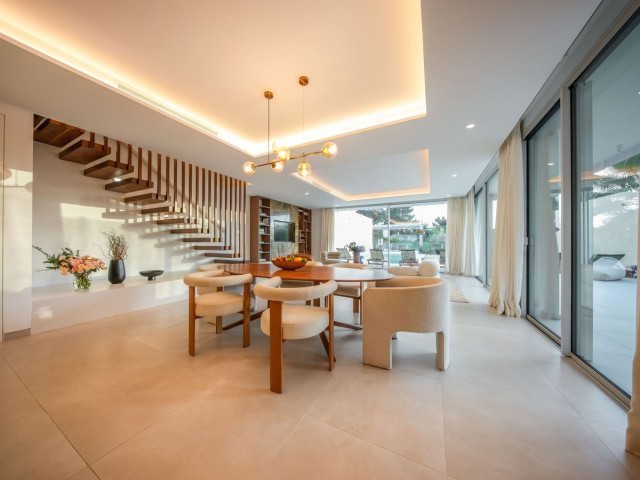 5 Sovrums Villa i Elviria