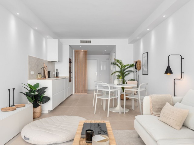 2 Bedrooms Apartment in Nueva Andalucía