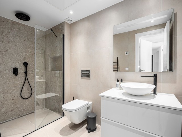 2 Bedrooms Apartment in Nueva Andalucía