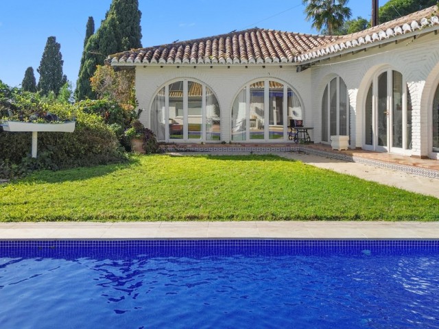 5 Schlafzimmer Villa in Benalmadena