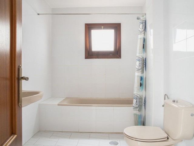 2 Bedrooms Villa in Guadalmina Alta