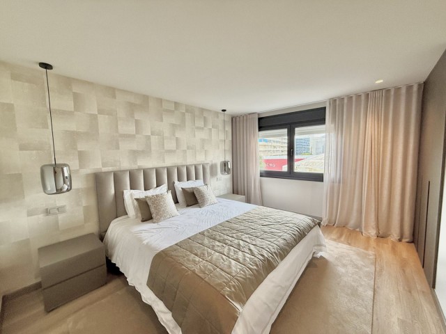 5 Bedrooms Apartment in Puerto Banús