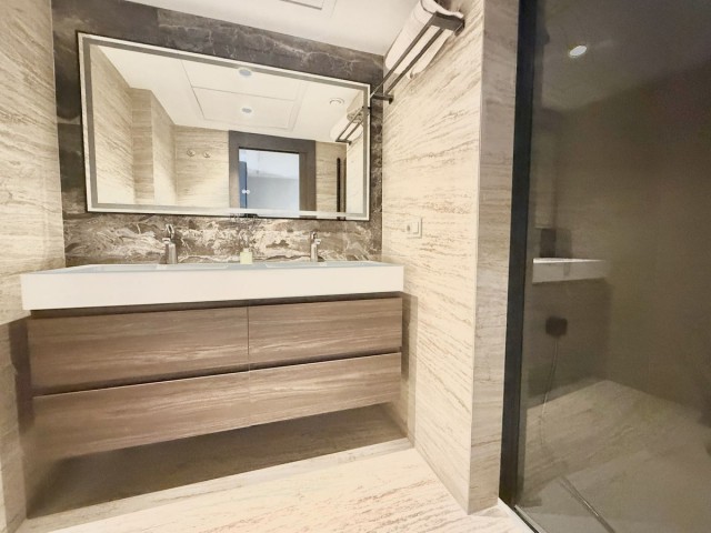 Appartement avec 5 Chambres  à Puerto Banús