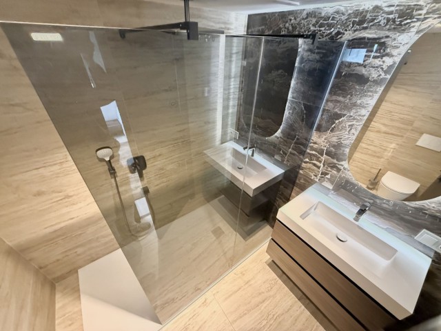 Appartement avec 5 Chambres  à Puerto Banús