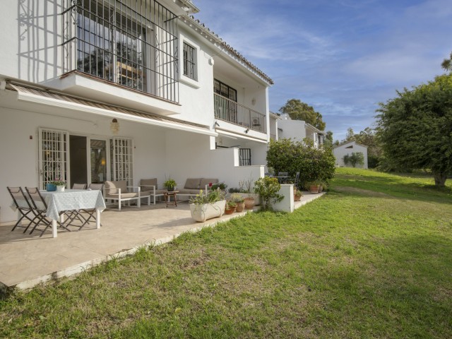 3 Bedrooms Townhouse in Estepona