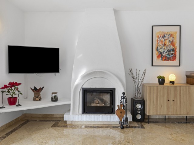 3 Bedrooms Townhouse in Estepona