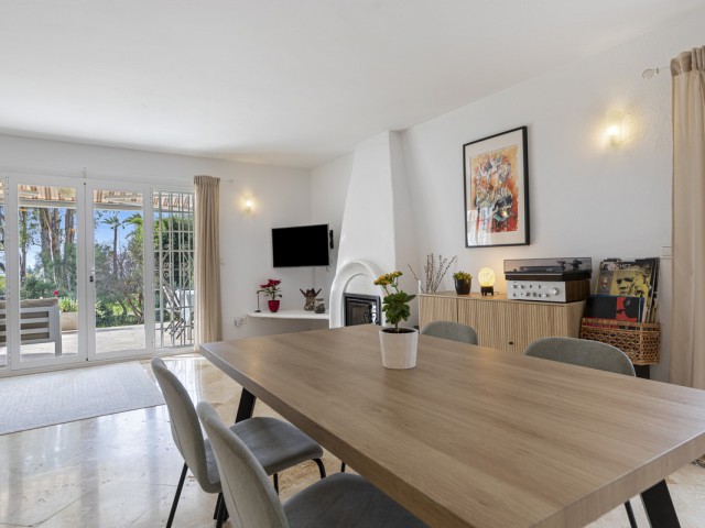 3 Bedrooms Townhouse in Estepona