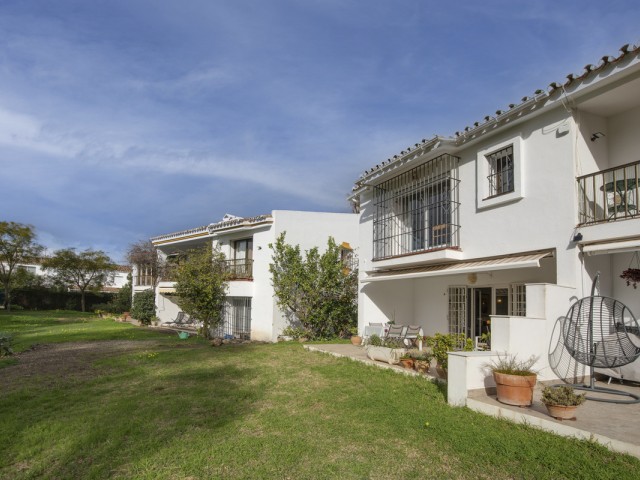 3 Bedrooms Townhouse in Estepona