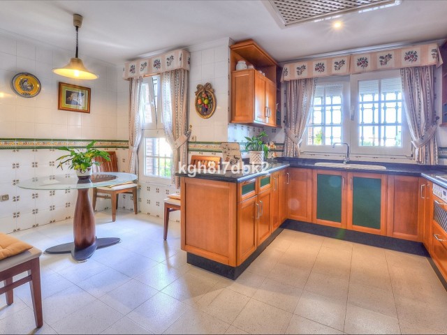 Villa avec 10 Chambres  à Benalmadena