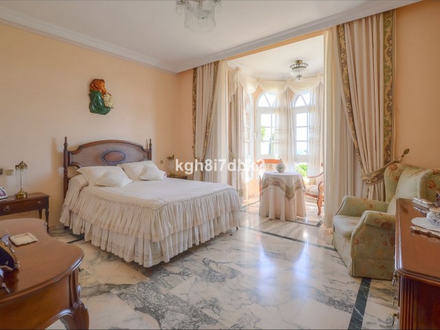 10 Soveroms Villa i Benalmadena