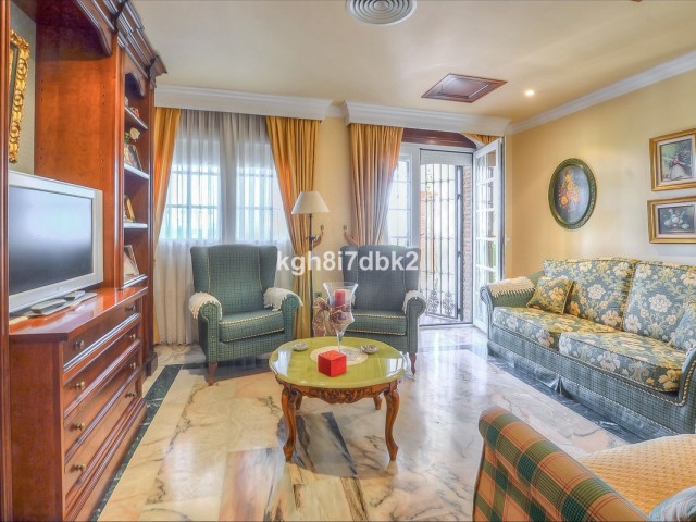 10 Soveroms Villa i Benalmadena