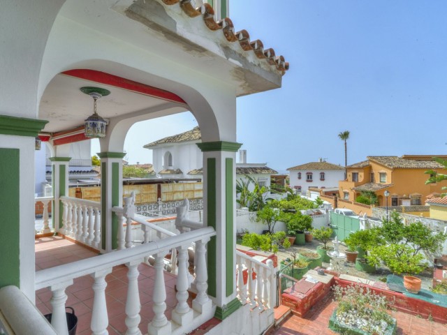 4 Bedrooms Villa in Marbella