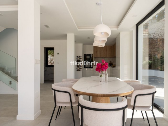 3 Bedrooms Villa in Nueva Andalucía