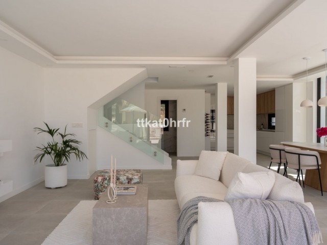 3 Bedrooms Villa in Nueva Andalucía