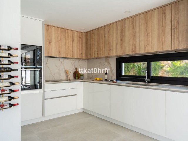 3 Bedrooms Villa in Nueva Andalucía