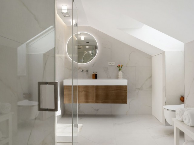 5 Bedrooms Apartment in Nueva Andalucía