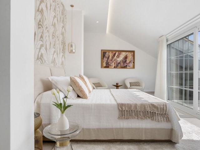 5 Bedrooms Apartment in Nueva Andalucía