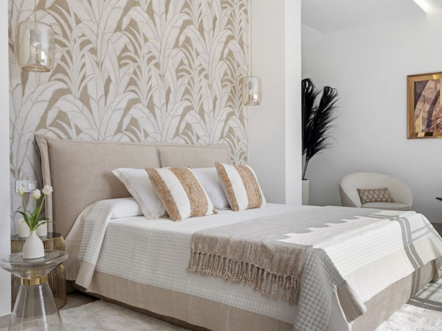 5 Bedrooms Apartment in Nueva Andalucía