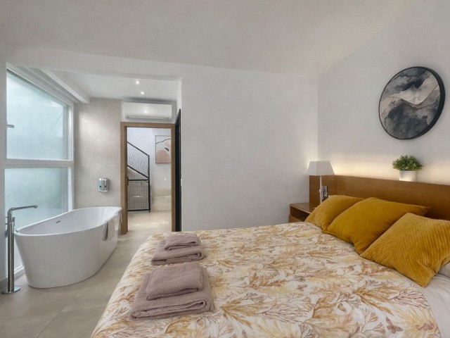 2 Bedrooms Townhouse in Marbella