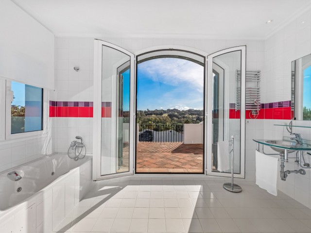 6 Soveroms Villa i Sotogrande