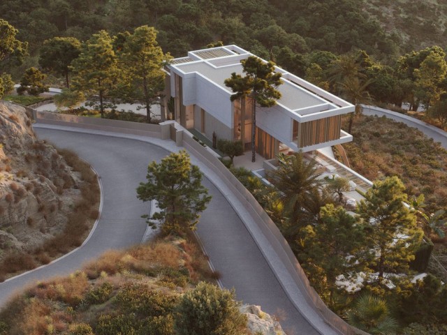 5 Bedrooms Villa in Benahavís