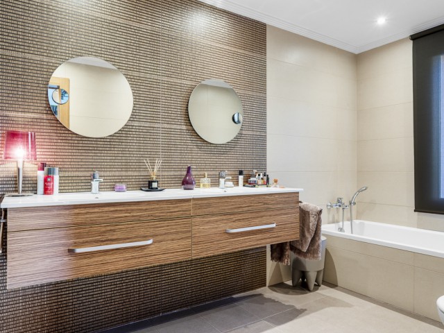 Appartement avec 3 Chambres  à Monte Halcones