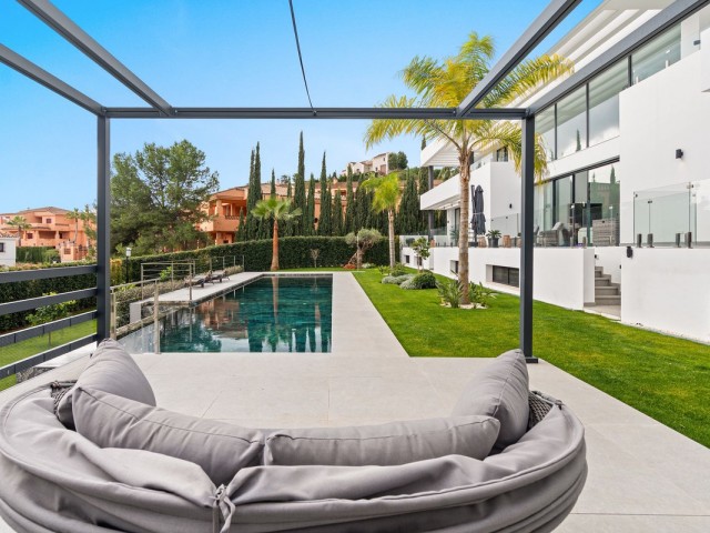 5 Soveroms Villa i Estepona