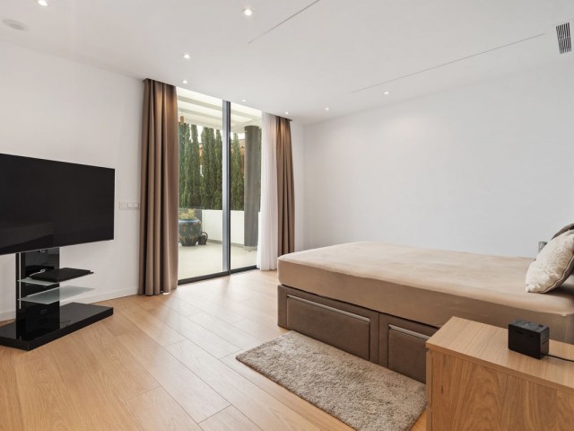 5 Soveroms Villa i Estepona