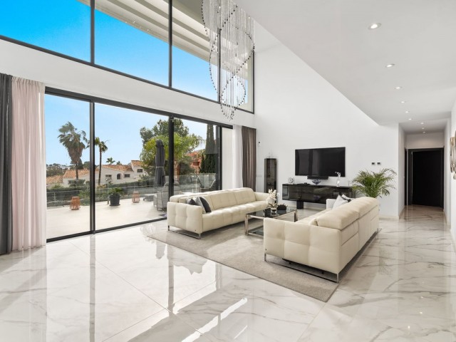5 Schlafzimmer Villa in Estepona