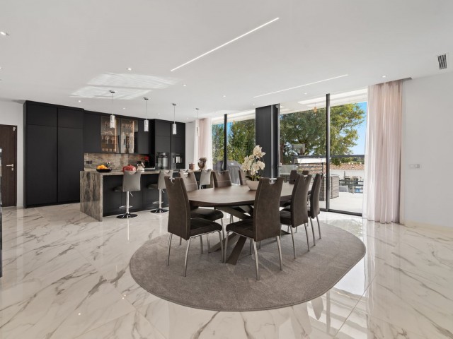 5 Schlafzimmer Villa in Estepona