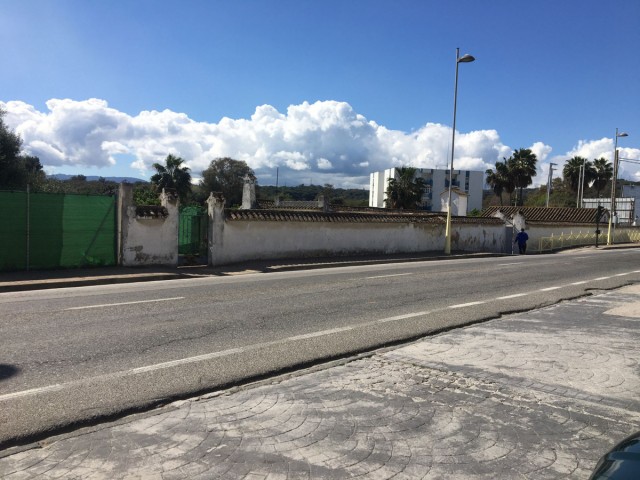 Liikekiinteistö San Roque