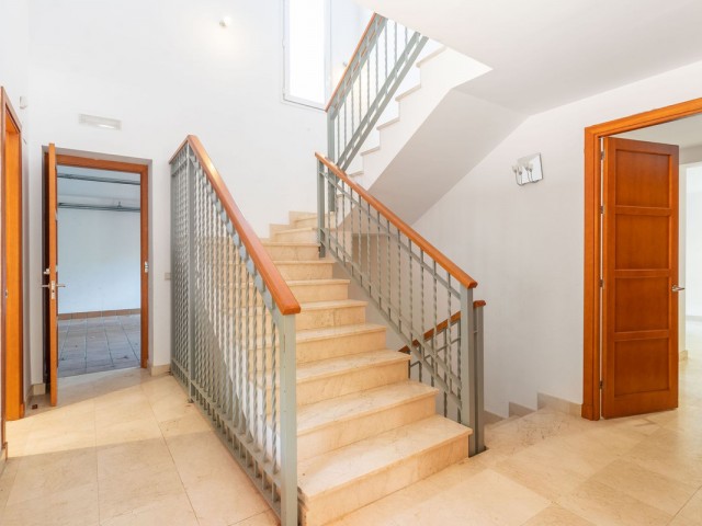 4 Bedrooms Villa in Sotogrande