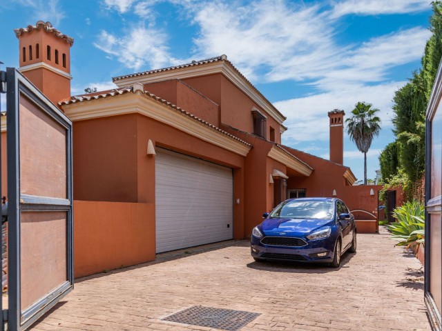 4 Makuuhuoneen Huvila Sotogrande