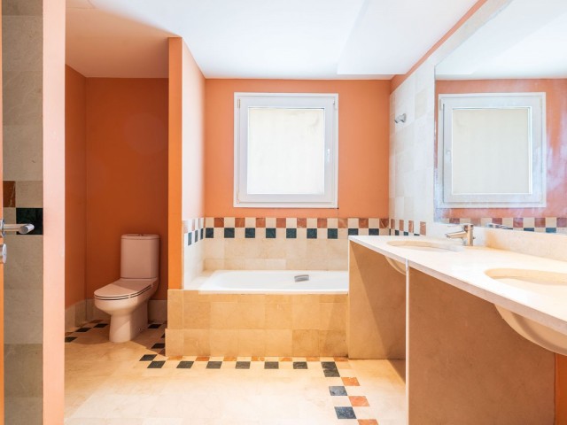 4 Makuuhuoneen Huvila Sotogrande