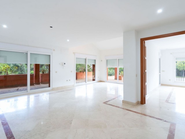 4 Makuuhuoneen Huvila Sotogrande