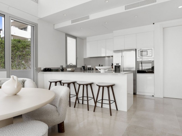 Ático con 3 Dormitorios  en Benahavís